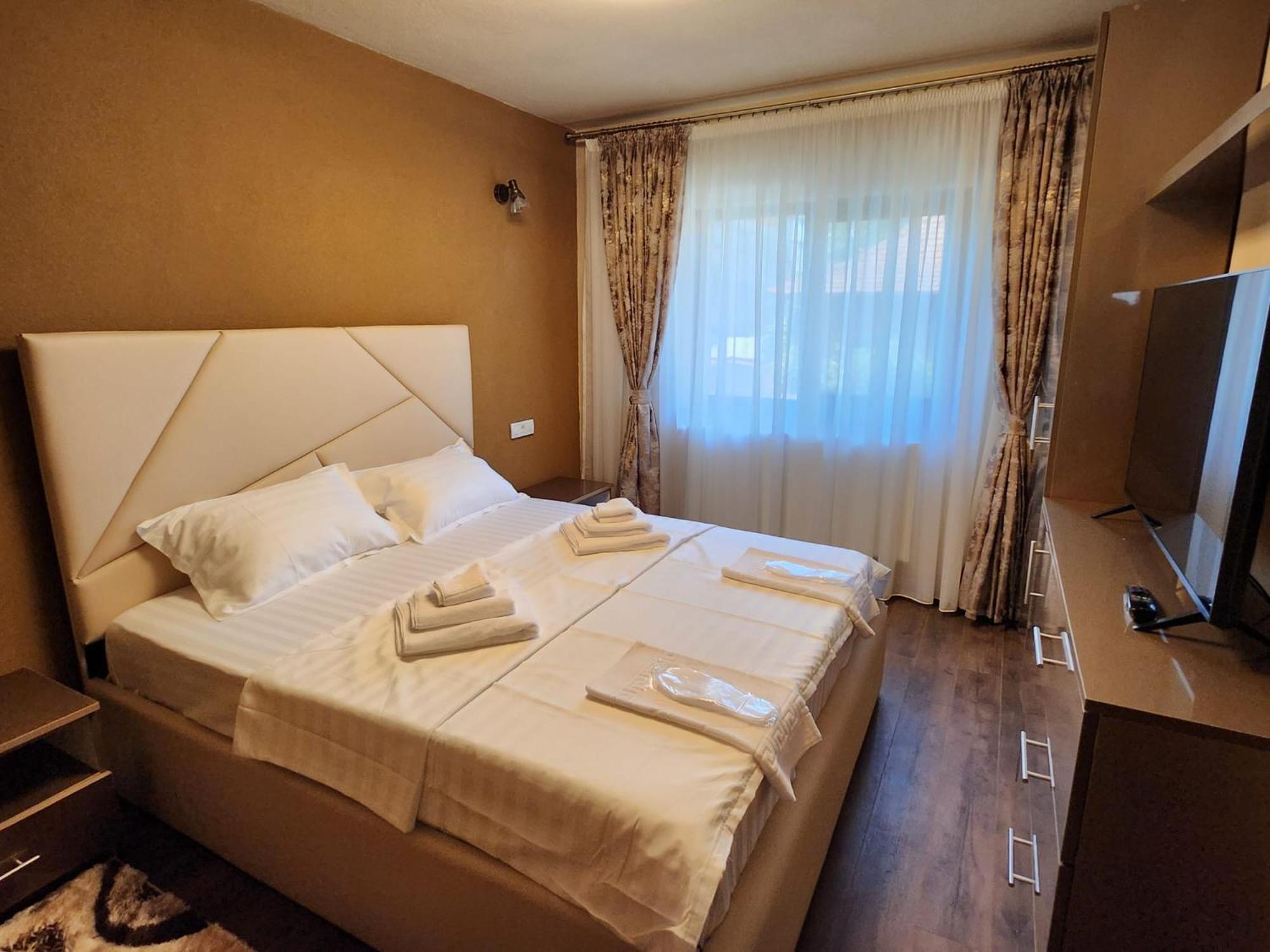 Apartament Iulius 4 Curtea de Argeş Exteriér fotografie