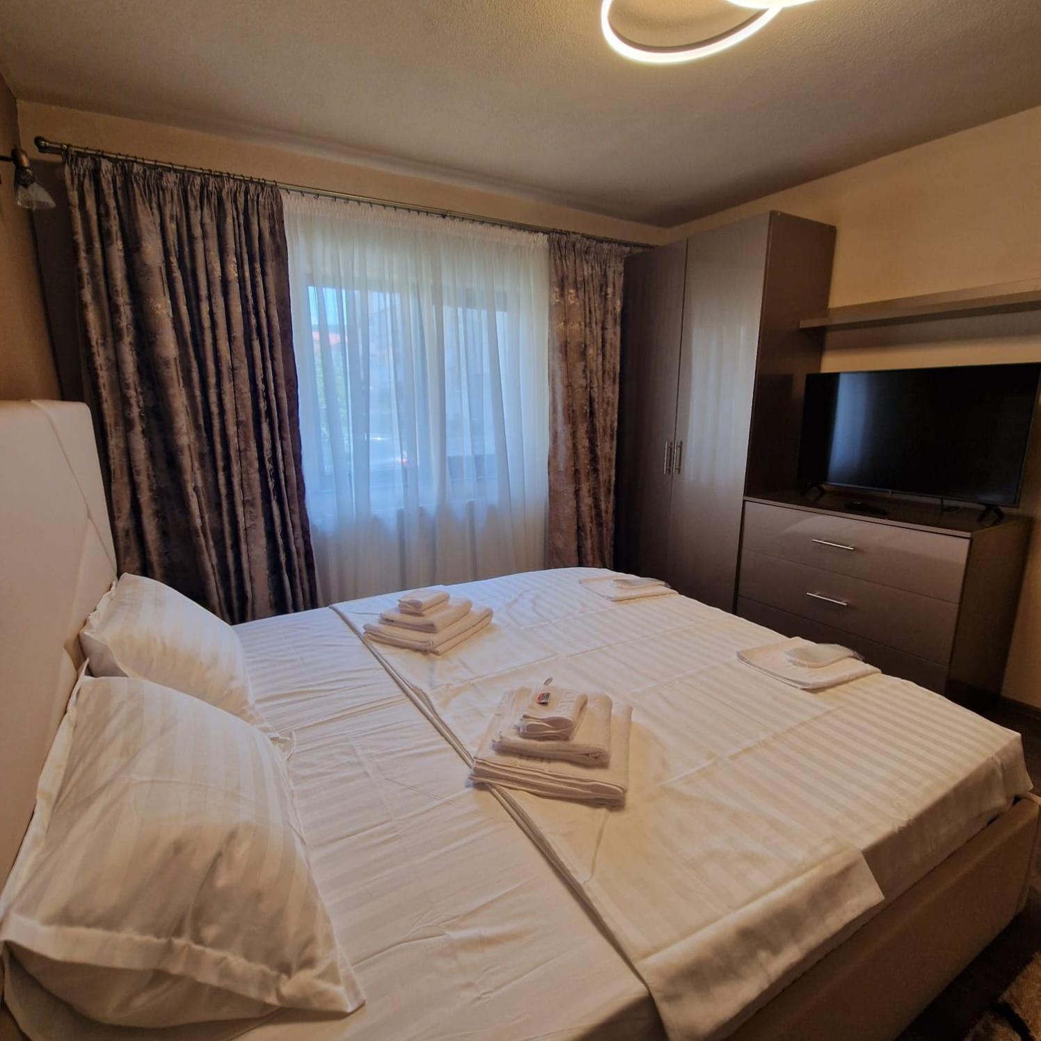 Apartament Iulius 4 Curtea de Argeş Exteriér fotografie
